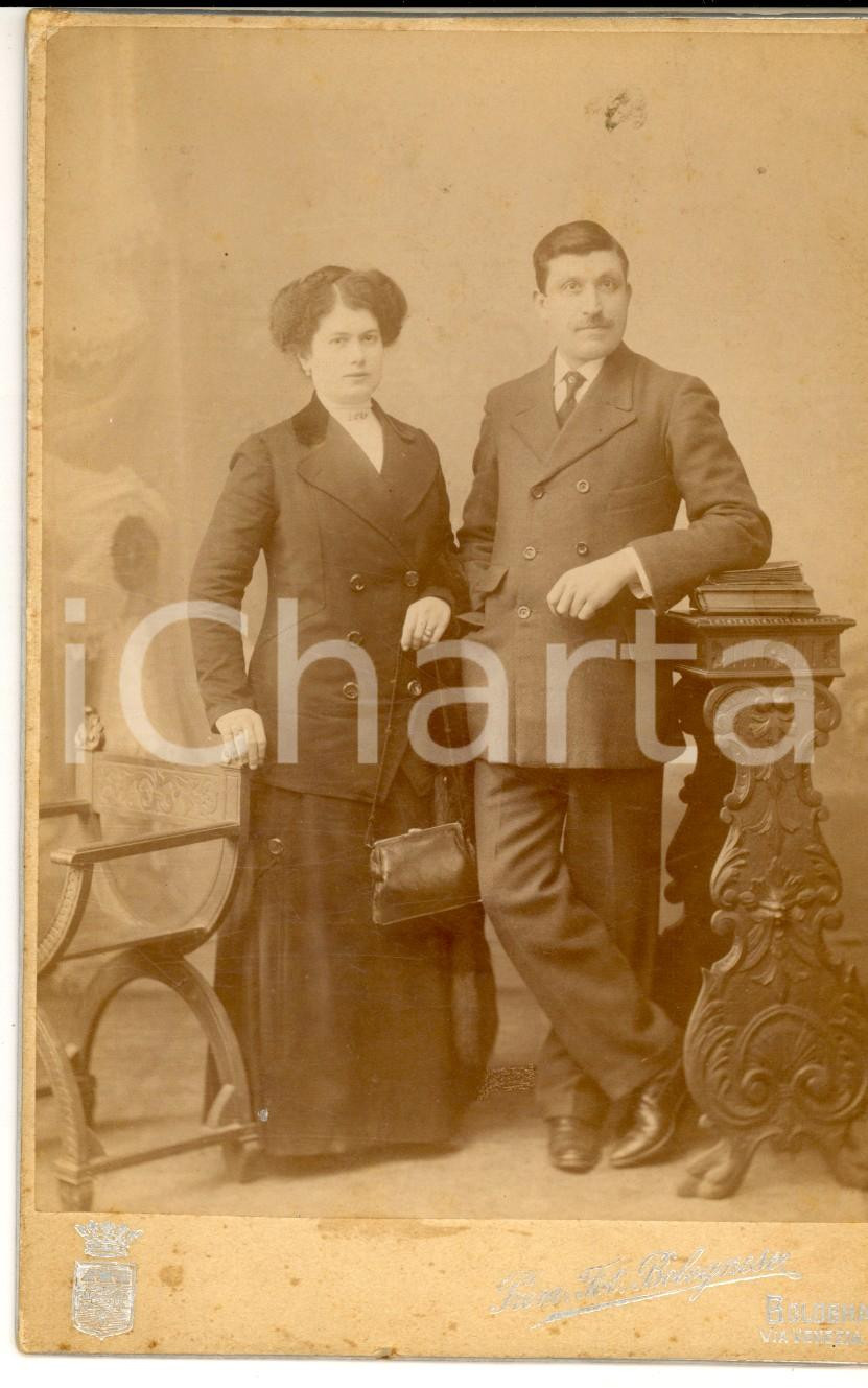 Fotografia d epoca originale 1915 PESARO Ritratto di una coppia di sposi Premiata Fotografia Bolognese 1