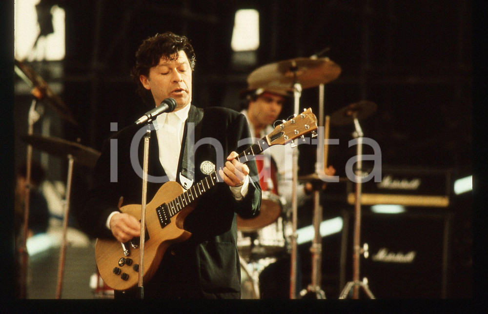 35mm vintage slide* 1988 SANREMO Robbie ROBERTSON sul palco del Palarock (14)