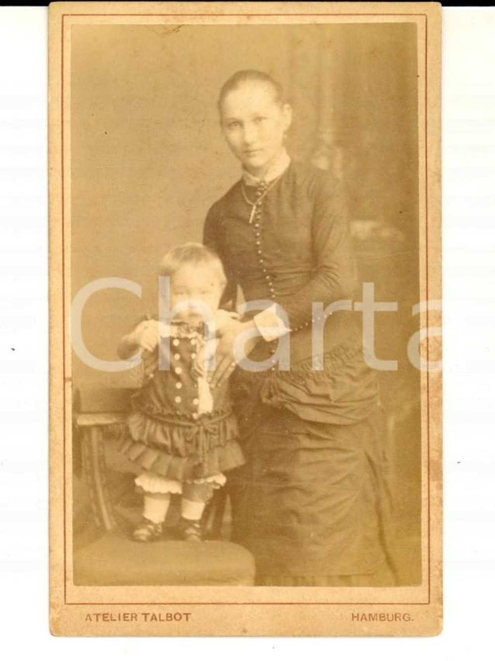 Fotografia d epoca originale 1880 HAMBURG D Portrait of a mother with her child Photo Talbot DUHRKOOP 1