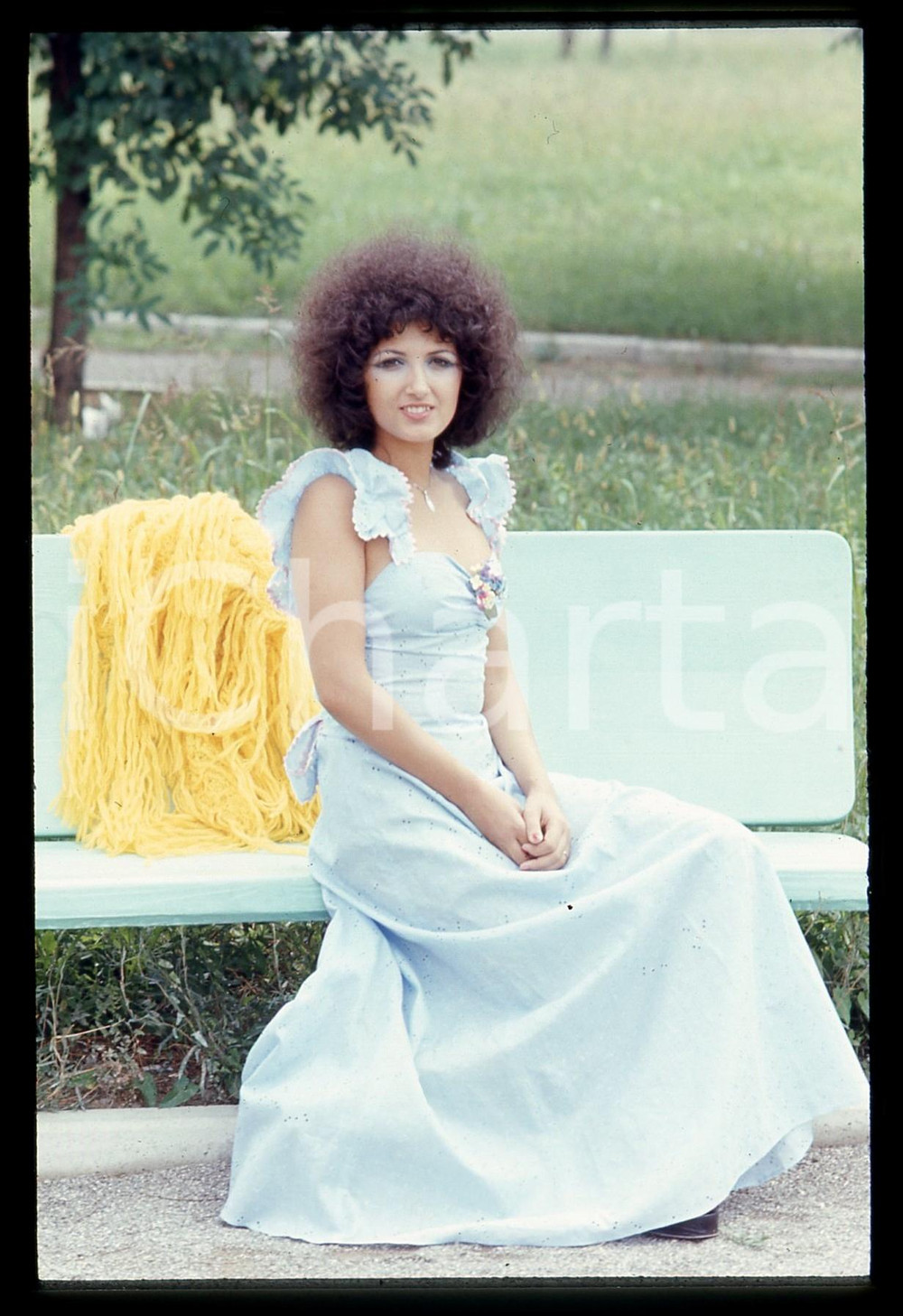 35mm vintage slide* 1975 ca ITALIA Marcella BELLA in campagna Ritratto (9)