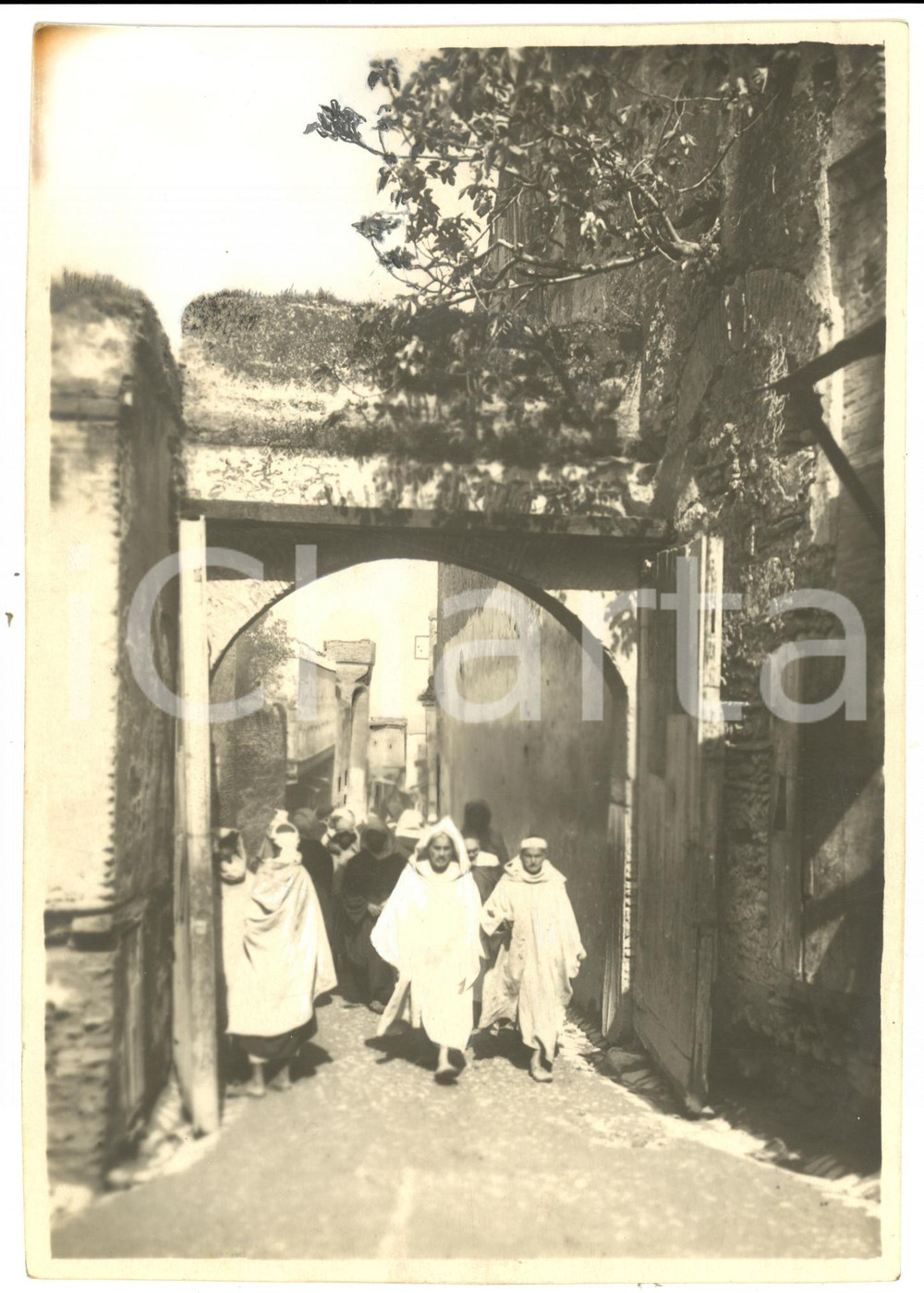 Fotografia d epoca originale 1930 ca FEZ MAROCCO Una via affollata di FEZ EL BALI Fotografia 1