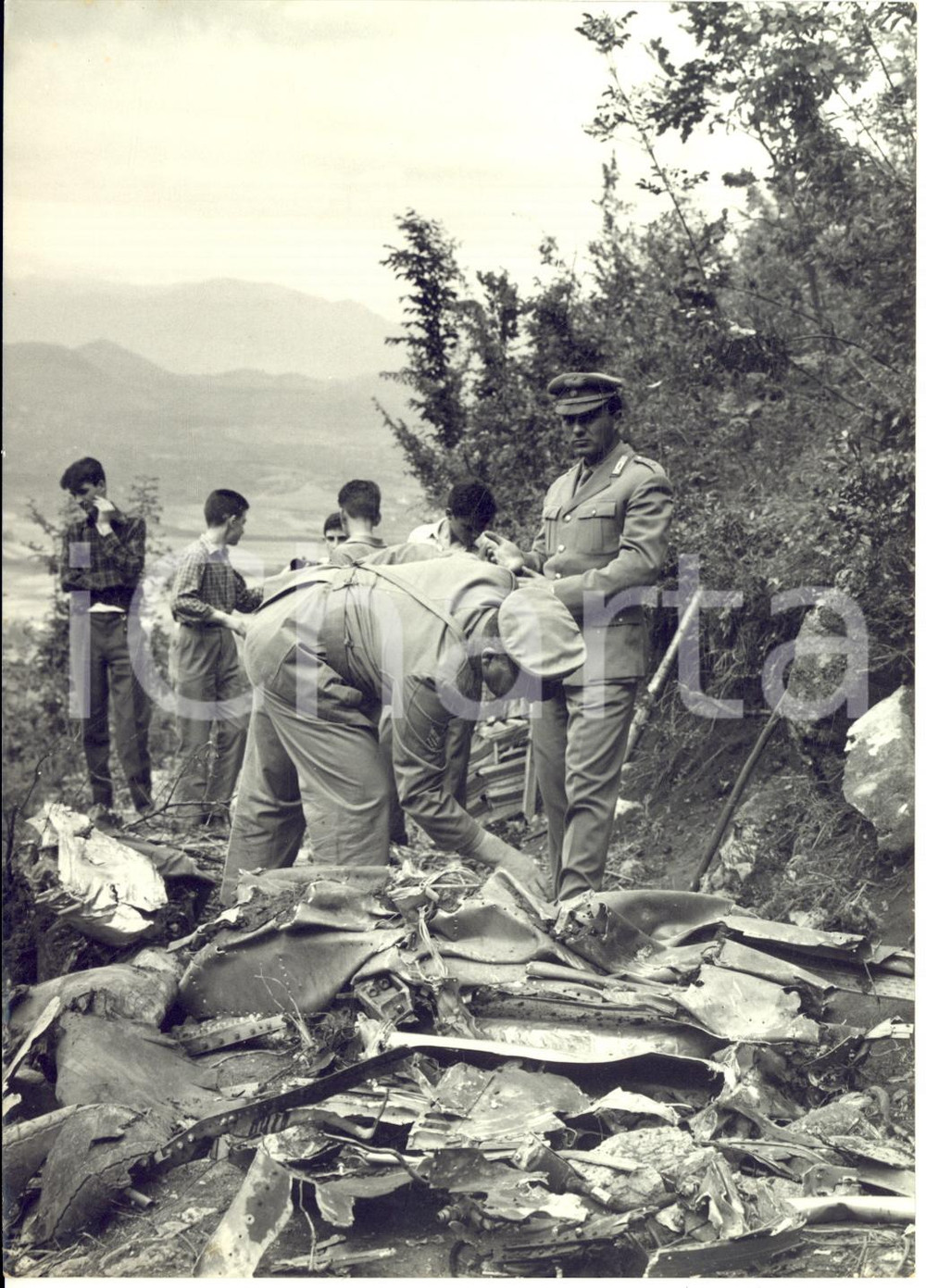 1959 MOROLO (FR) Caccia dell'Aeronautica precipitato - Militari al lavoro *Foto