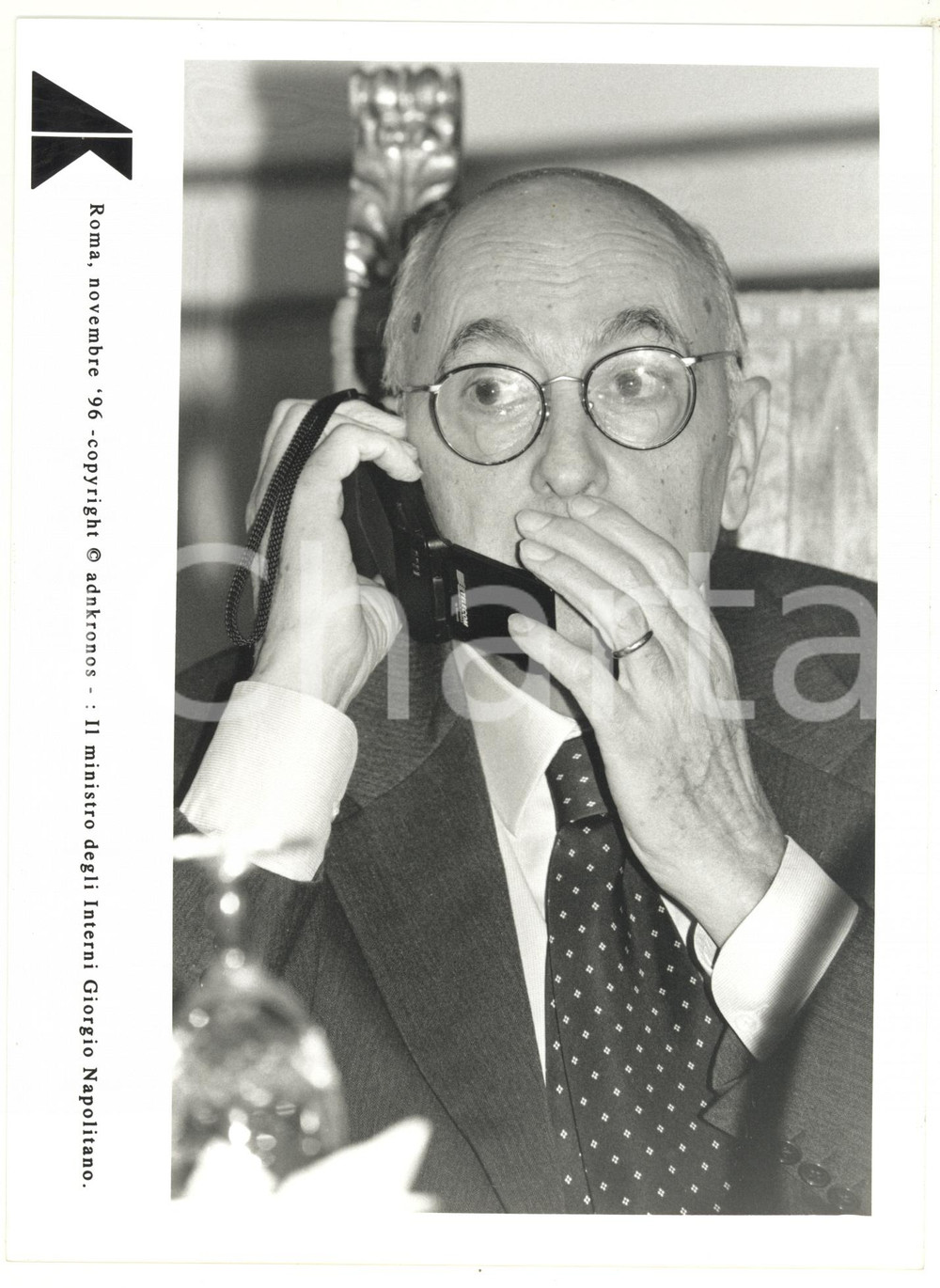 Fotografia d epoca originale 1996 ROMA Giorgio NAPOLITANO telefona con cellulare TELECOM Fotografia 17x24 cm 1