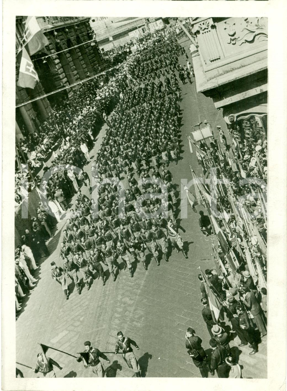 Fotografia d epoca originale 1935 GENOVA Squadroni Milizia Volontaria sfilano per la cittÃ  Fotografia 1