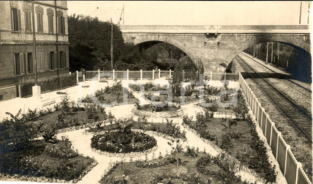Fotografia d'epoca originale 1935 ca PADOVA Giardino fiorito nei pressi della ferrovia *Vera fotografia 1