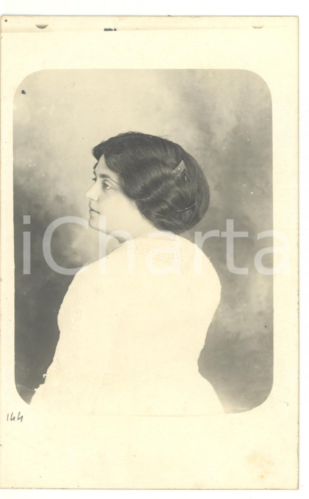 1912 ORTONA (CH) Ritratto di Maria SANVITALE con acconciatura raccolta