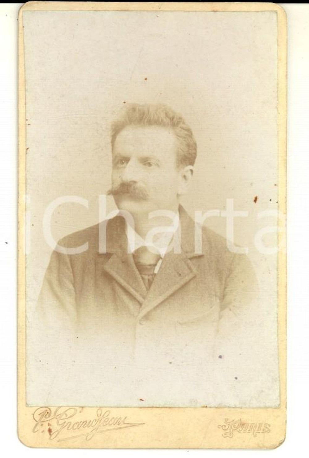 Fotografia d epoca originale 1890 ca PARIS F Ritratto maschile con cravatta scura Foto GRANDJEAN CDV 1