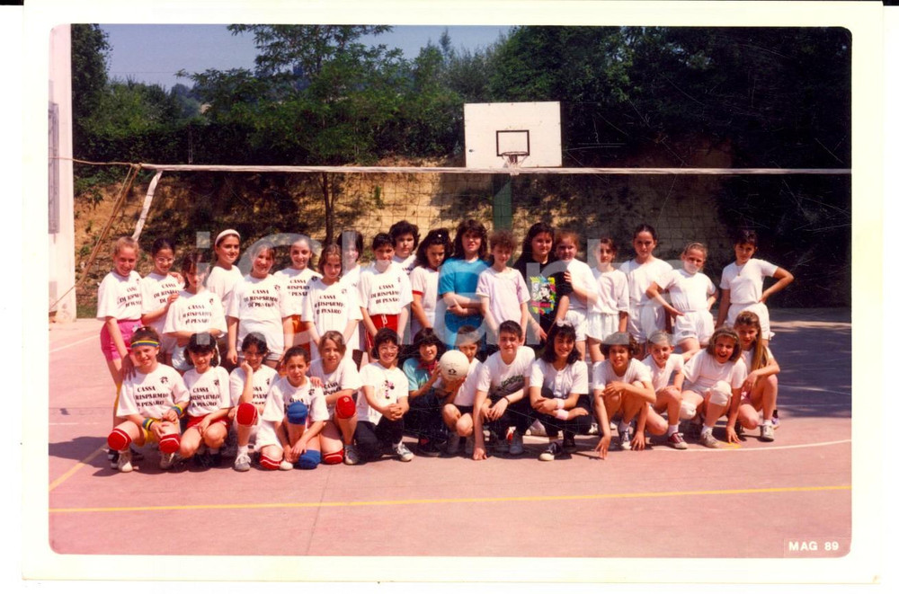 Fotografia d epoca originale 1989 PESARO MINI VOLLEY Bambine vincitrici torneo Memorial MASCARUCCI Foto 1