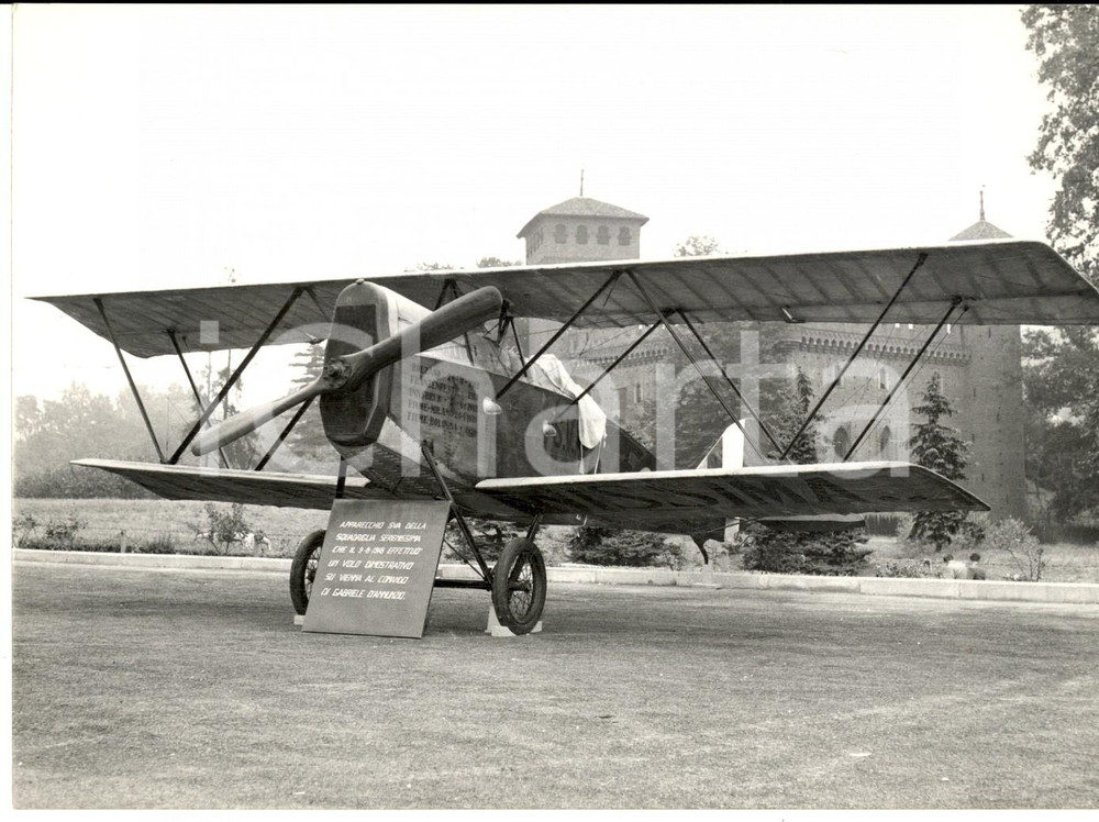 1957 TORINO Salone della Tecnica - Aereo di D'ANNUNZIO per volo su Vienna *Foto
