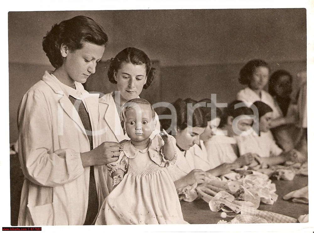Fotografia d epoca originale 1941 ANKARA TURCHIA Laboratorio di bambole all Istituto ISMET PASCIA  Foto 1