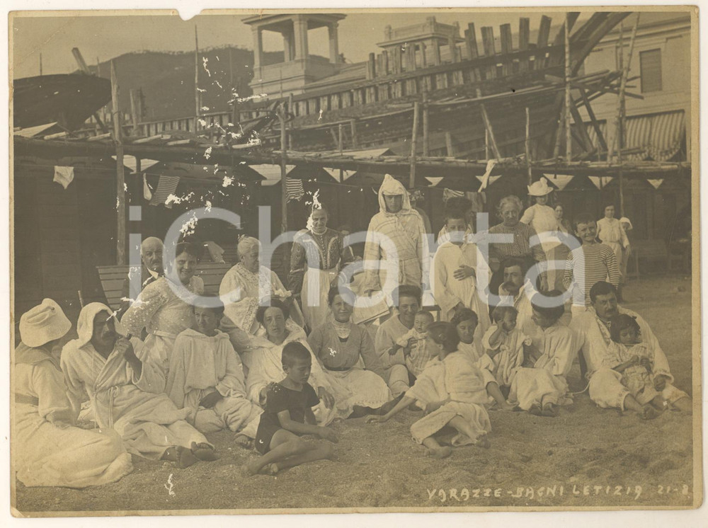 Fotografia d epoca originale 1910 circa VARAZZE  BAGNI LETIZIA  Foto animatissima 20x15 cm 1