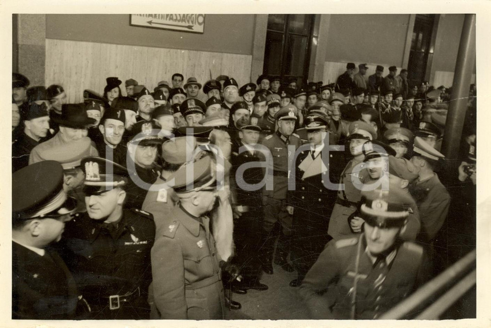 Fotografia d epoca originale 1940 GENOVA WW2 Feriti tedeschi alla stazione ferroviaria FOTOGRAFIA 1