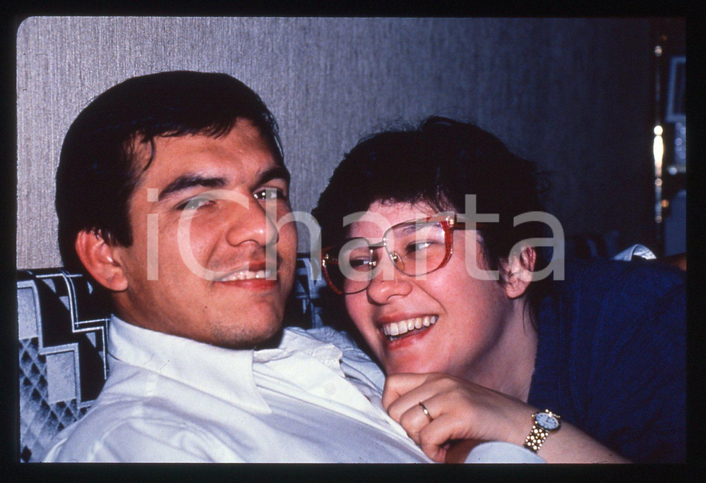 Fotografia d epoca originale 35mm vintage slide 1990 ca CALCIO Ruben SOSA con la moglie Ana Gabriela 1