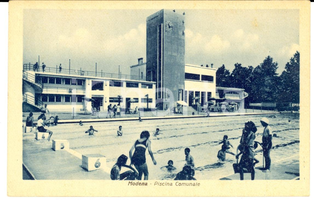 Cartolina originale da collezione 1930 ca MODENA La piscina comunale Cartolina ANIMATA con bagnanti FP NV 1