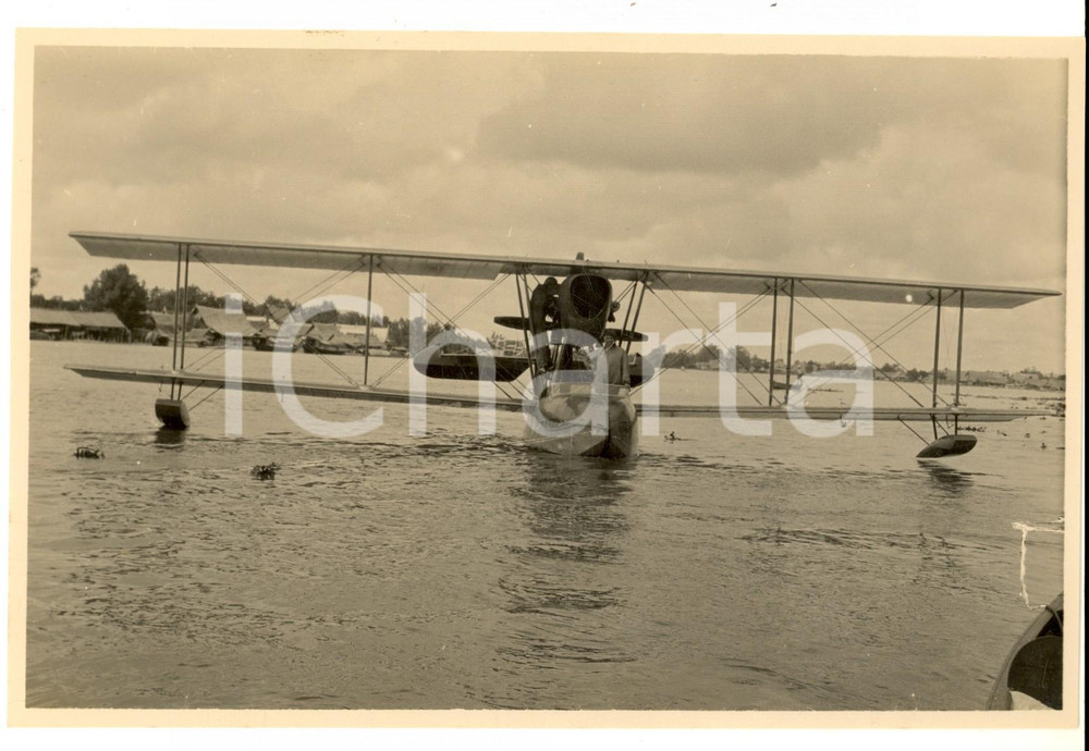 Fotografia d epoca originale 1925 BANGKOK Francesco DE PINEDO Ernesto CAMPANELLI con il SIAI S.16   Foto 1