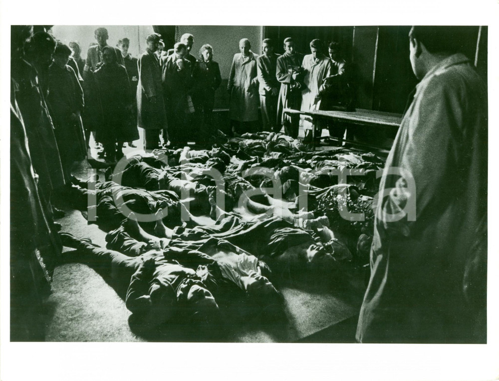 Fotografia d epoca originale 1957 BUDAPEST HU Hungarian Revolution Vittime esecuzioni sommarie URSS Foto 1