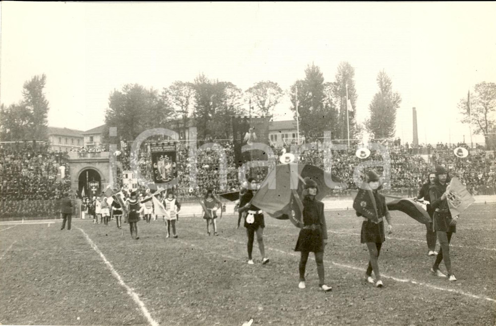 Fotografia d'epoca originale 1935 circa MILANO Carosello storico all'ARENA Civica 1