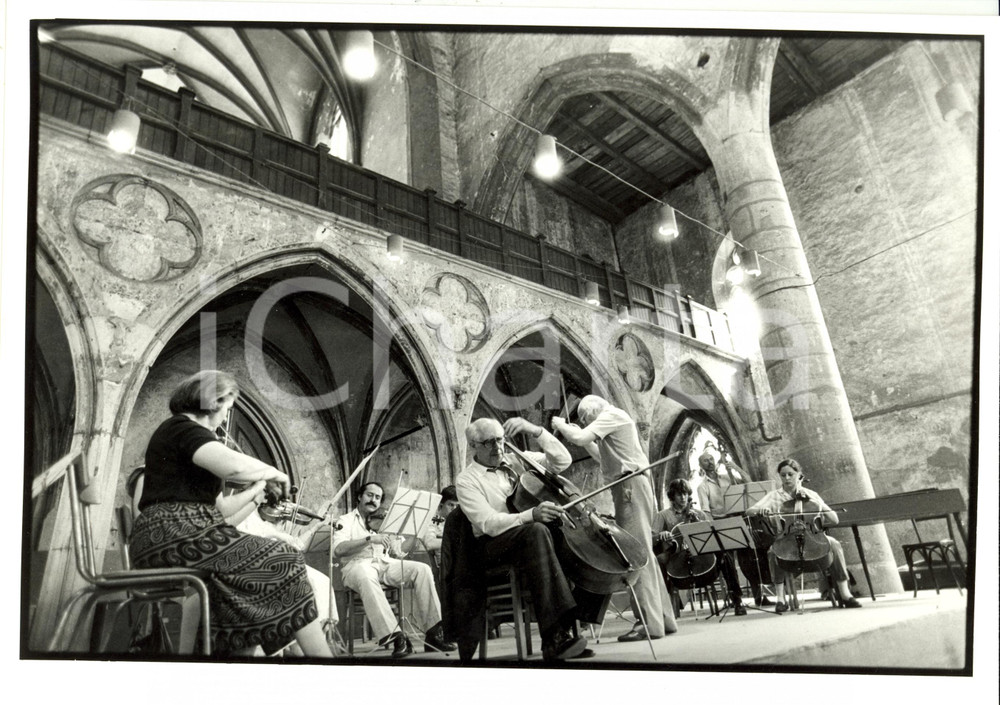Fotografia d epoca originale 1985 GUEBWILLER F Eglise DOMINICAINS Mstislav ROSTROPOVITCH et orchestre Photo 1