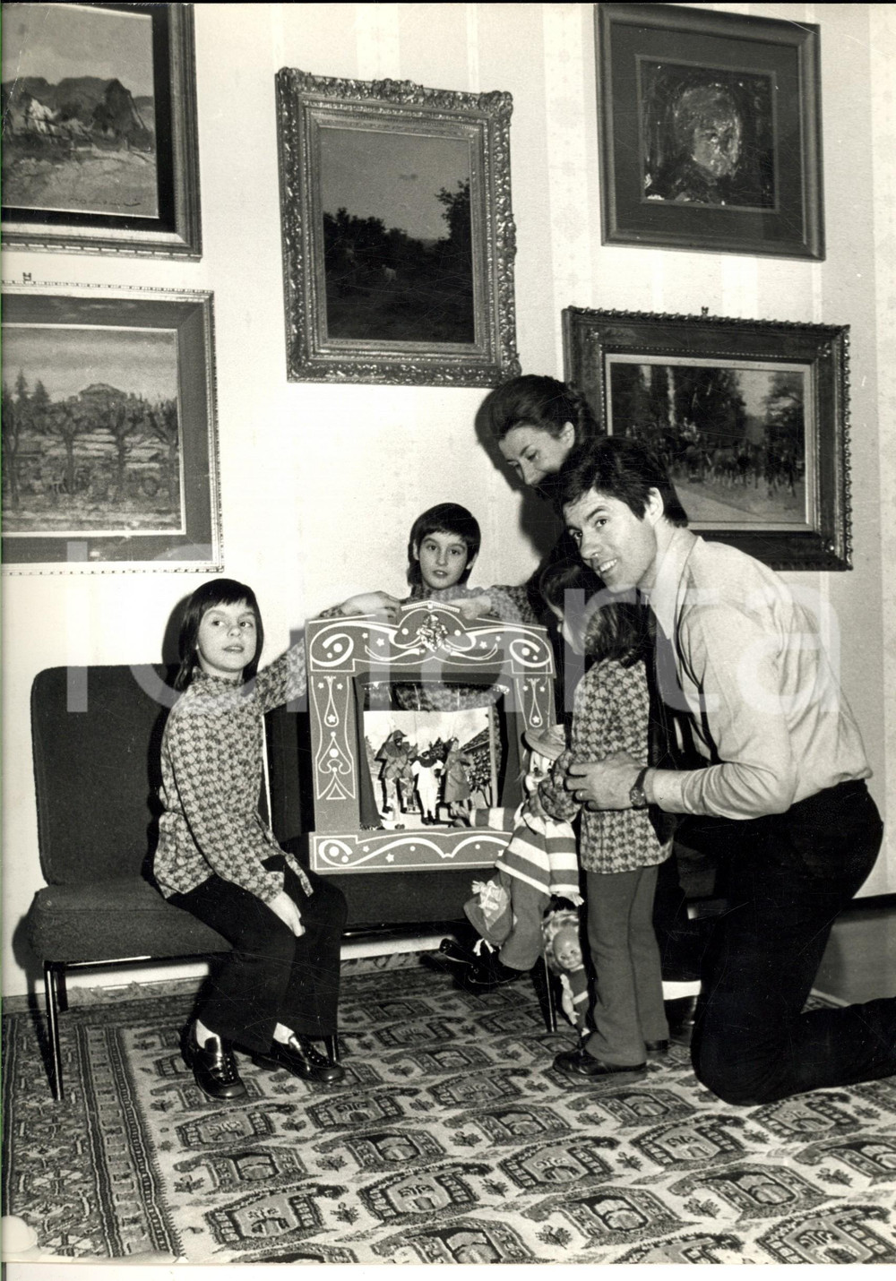 1971 CALCIO JUVENTUS Sandro SALVADORE in casa con la famiglia (4) Foto 30x40 cm