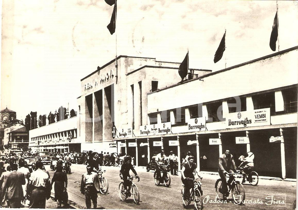 Cartolina originale da collezione 1958 PADOVA alla FIERA in bicicletta Sponsor ESSO Animata *Cartolina FG VG 1