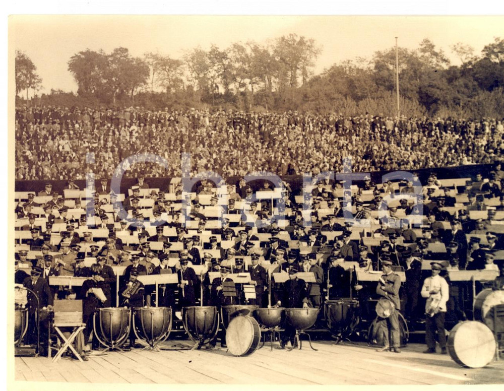 Fotografia d epoca originale 1930 ca ROMA Piazza di SIENA Grande banda musicale in concerto  Foto SANGIORGI 1