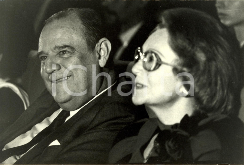 Fotografia d epoca originale 1988 PARIS F Raymond BARRE et Eva HEGEDUS Association DIALOGUE Photographie 1