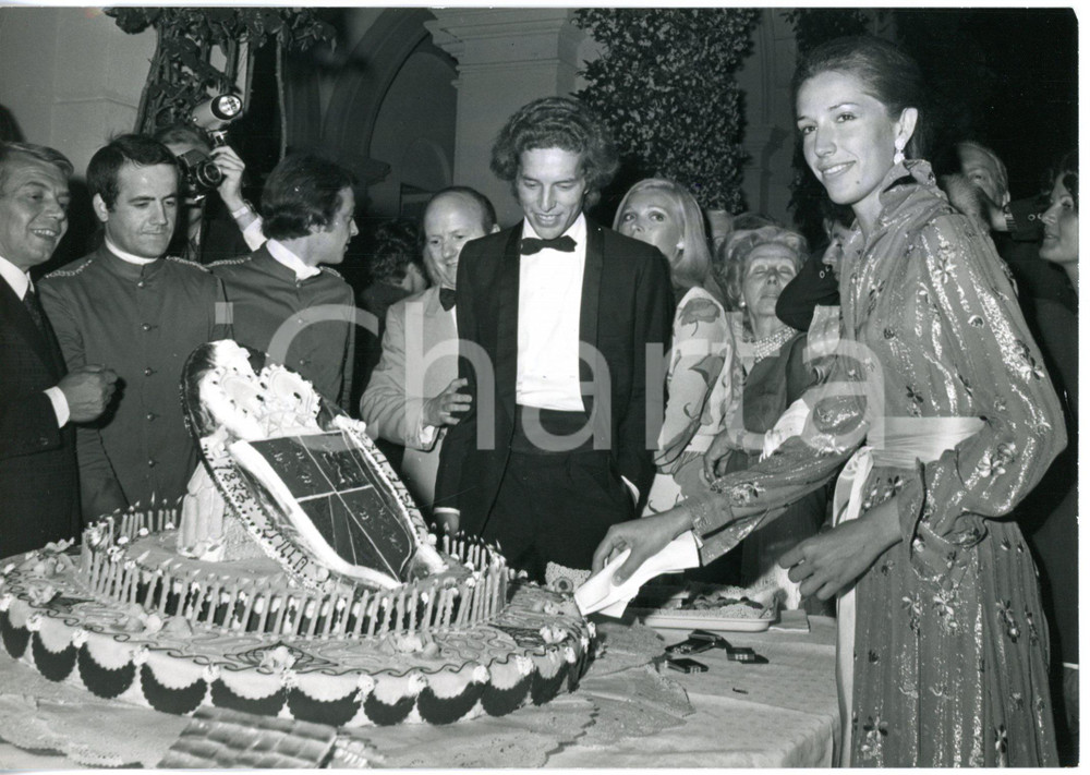 1973 CERNOBBIO Centenario VILLA D'ESTE Natalie DROULERS al taglio della torta