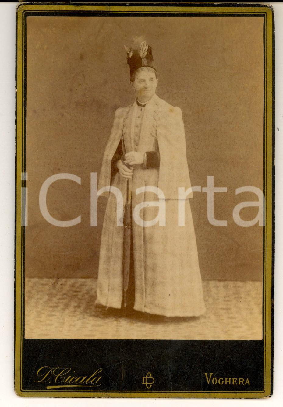 Fotografia d epoca originale 1880 ca VOGHERA Ritratto di donna in abito da passeggio  Foto Davide CICALA 1