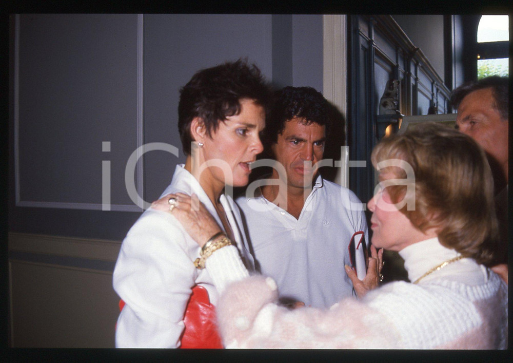 35mm vintage slide* 1988 CERNOBBIO Ali MacGRAW June ALLYSON a Villa d'Este (1)