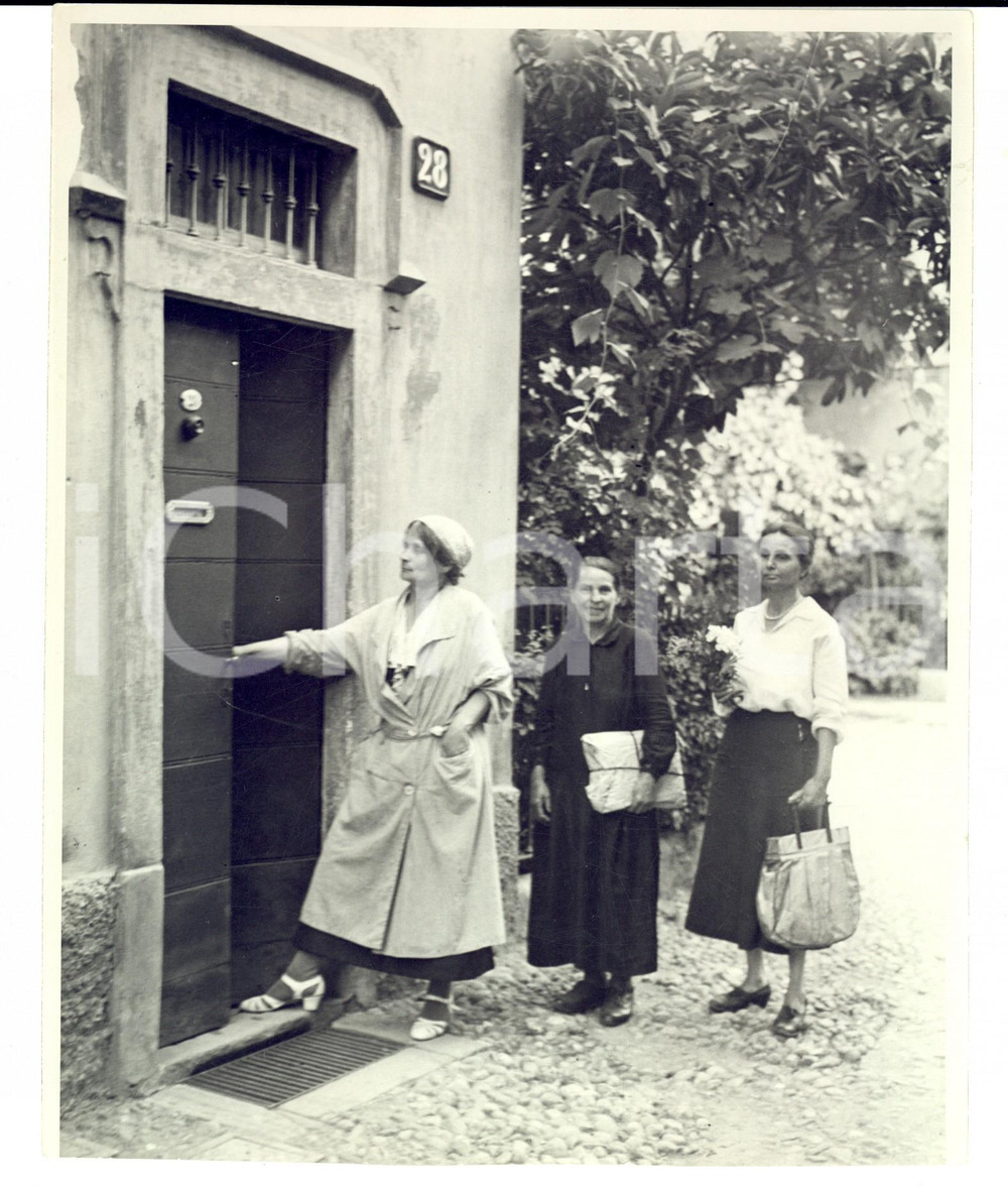Fotografia d epoca originale 1938 MILANO Tre donne rincasano Fotografia ARTISTICA 18x24 cm 1