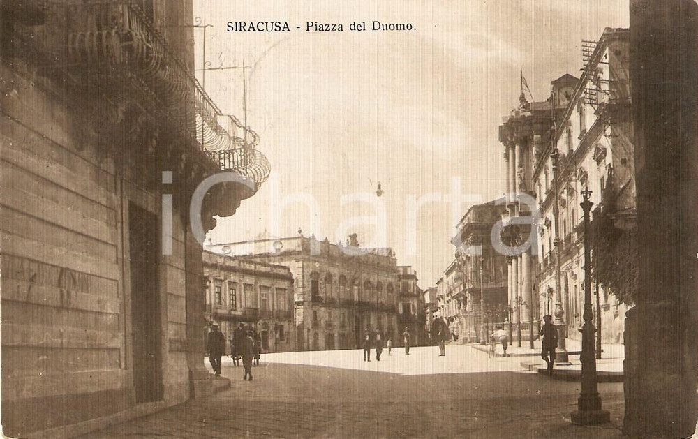 Cartolina originale da collezione 1931 SIRACUSA Scorcio di Piazza del Duomo Cartolina ANIMATA FP VG 1