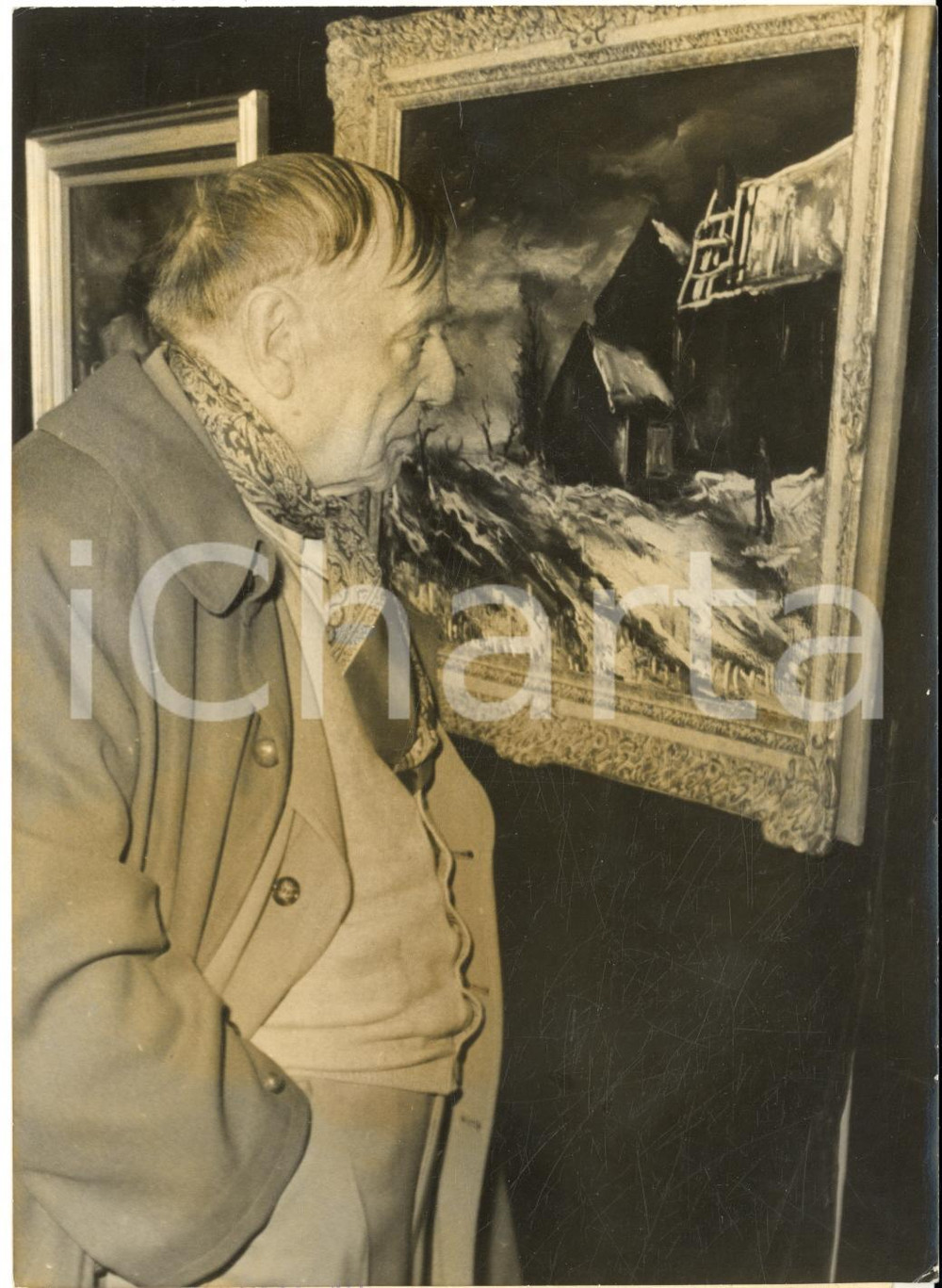 1956 PARIS Maurice DE VLAMINCK a 80 anni vede i suoi quadri in una galleria