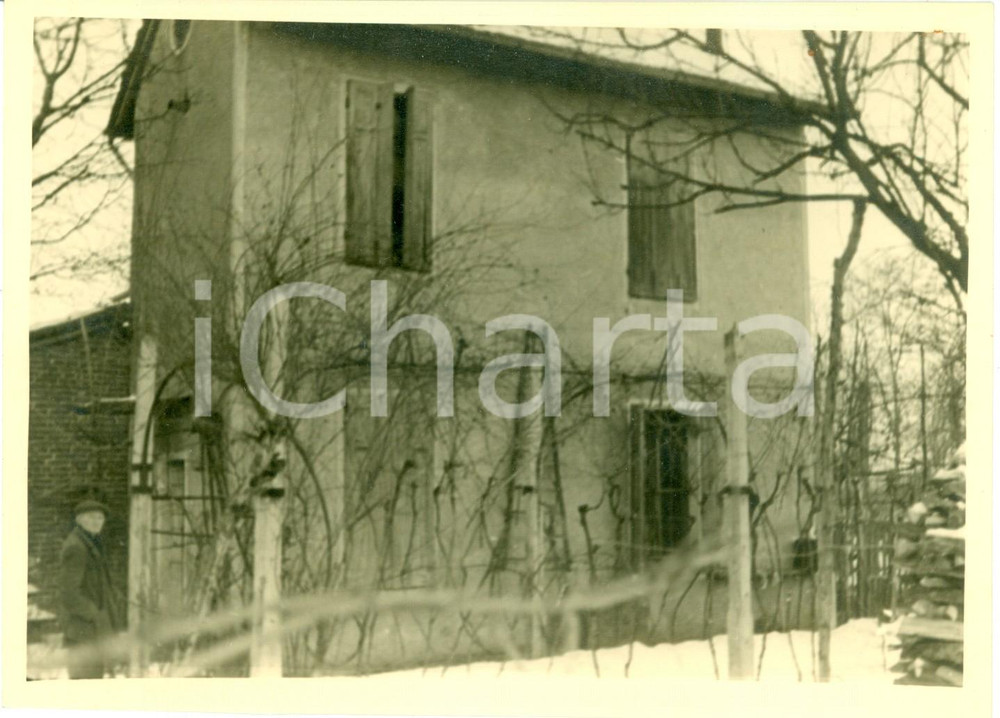 Fotografia d epoca originale 1950 VIGEVANO PV Caseggiato in campagna e contadino Fotografia 1