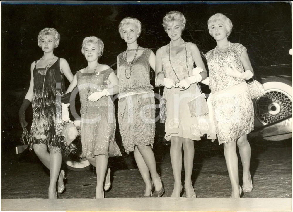 Fotografia d epoca originale 1959 PARIS Sosia di Marilyn Monroe alla prima di A qualcuno piace caldo Foto 1