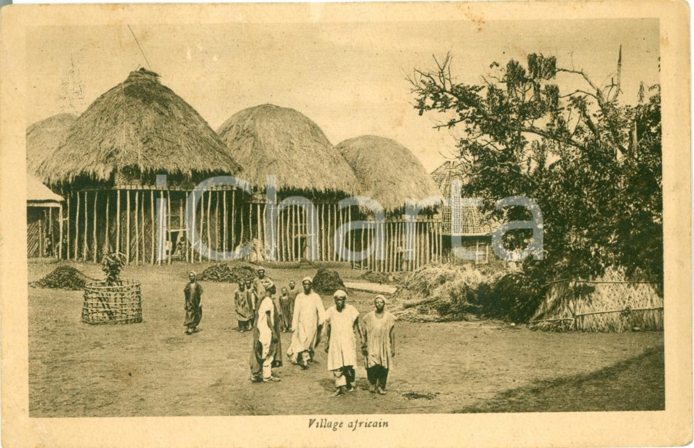 Cartolina originale da collezione 1935 ca AFRICA COLONIALE Villaggio africano ANIMATA *Cartolina FP VG DANNEGGIATA 1