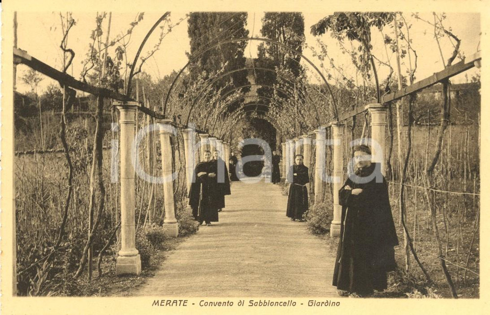 Cartolina originale da collezione Merate anni 30, convento di Sabbioncello con frati 1