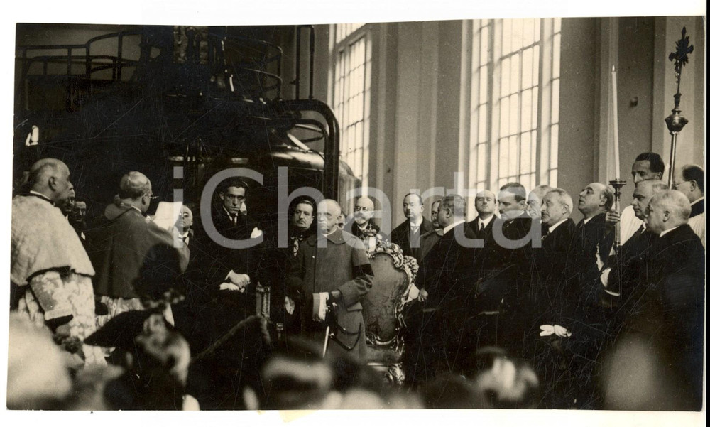 Fotografia d epoca originale 1940 ca Benedizione di stabilimento alla presenza di VITTORIO EMANUELE III Foto 1