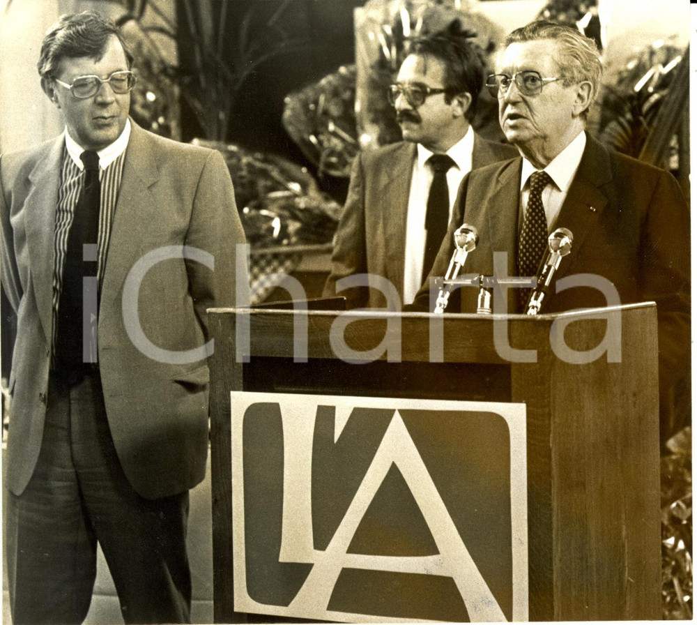 Fotografia d epoca originale 1985 FRANCE ThÃ©o BRAUN durante una conferenza stampa Fotografia 1