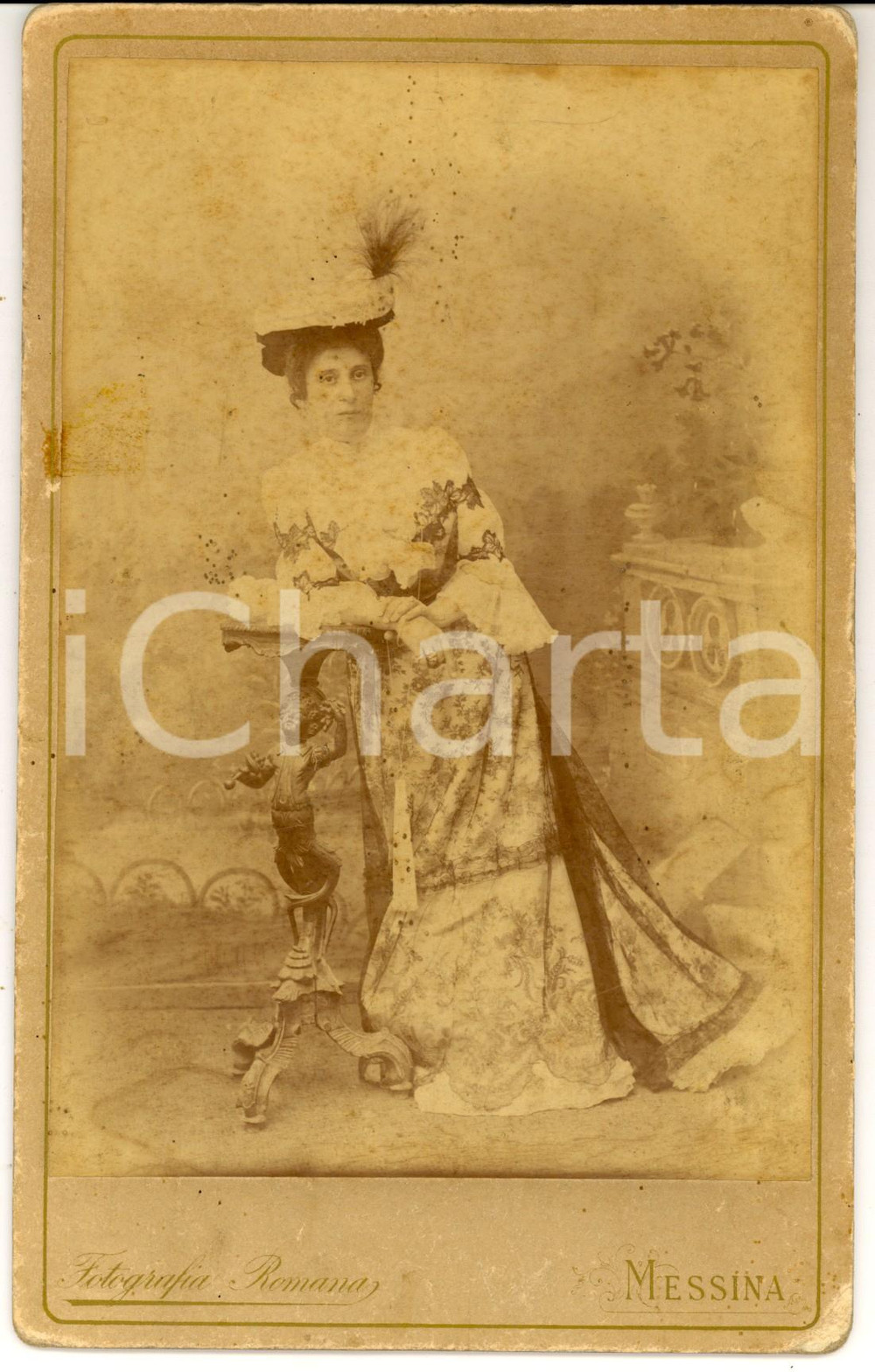 Fotografia d epoca originale 1900 ca MESSINA Ritratto di nobildonna con abito a fiori Fotografia Romana 1