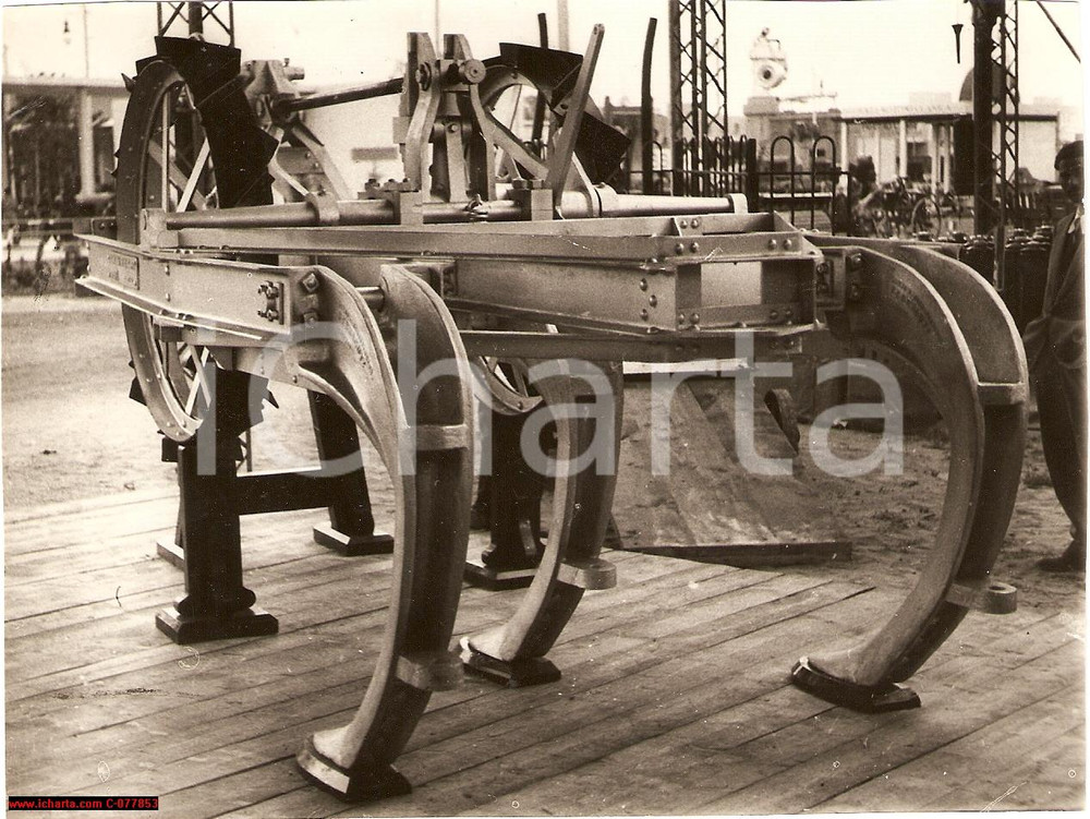 Fotografia d epoca originale 1930 Agricoltura, scasso terreni, tridrenoscarificatore 1