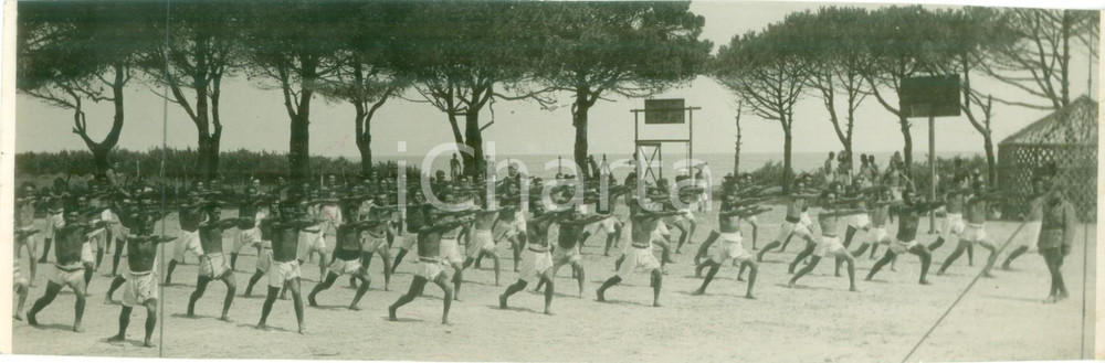 Fotografia d epoca originale 1935 ca COLONIE MARINE Saggio ginnico della Milizia Volontaria MVSN Fotografia 1