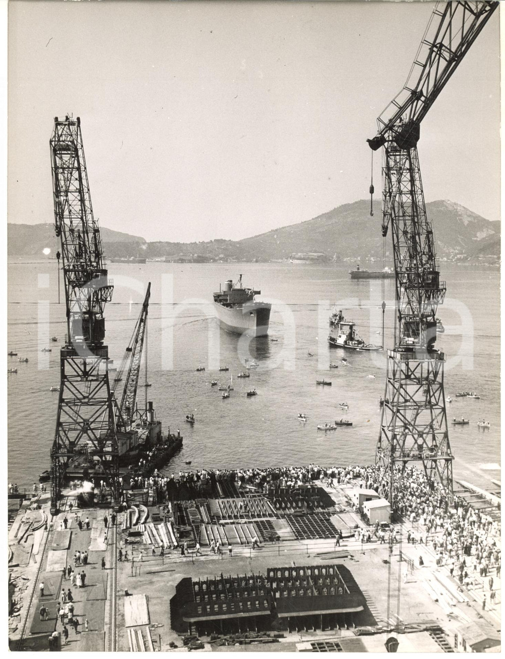 1955 GENOVA SESTRI PONENTE Cerimonia varo petroliera MIRAFLORES - Foto 18x24 cm