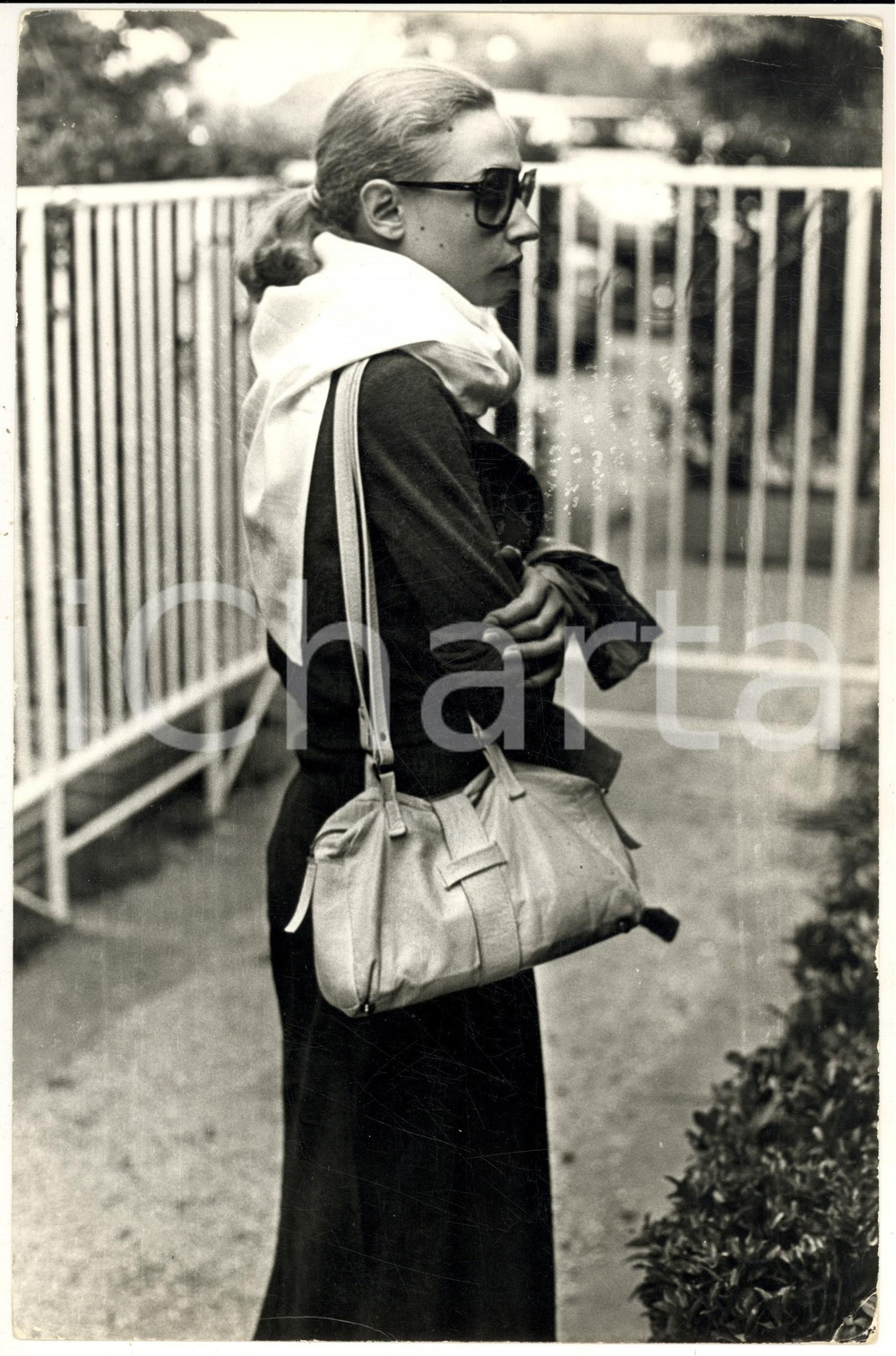 1970 ca COSTUME ITALIA Raffaella CARRA' in contesto informale *Foto 20x30 cm