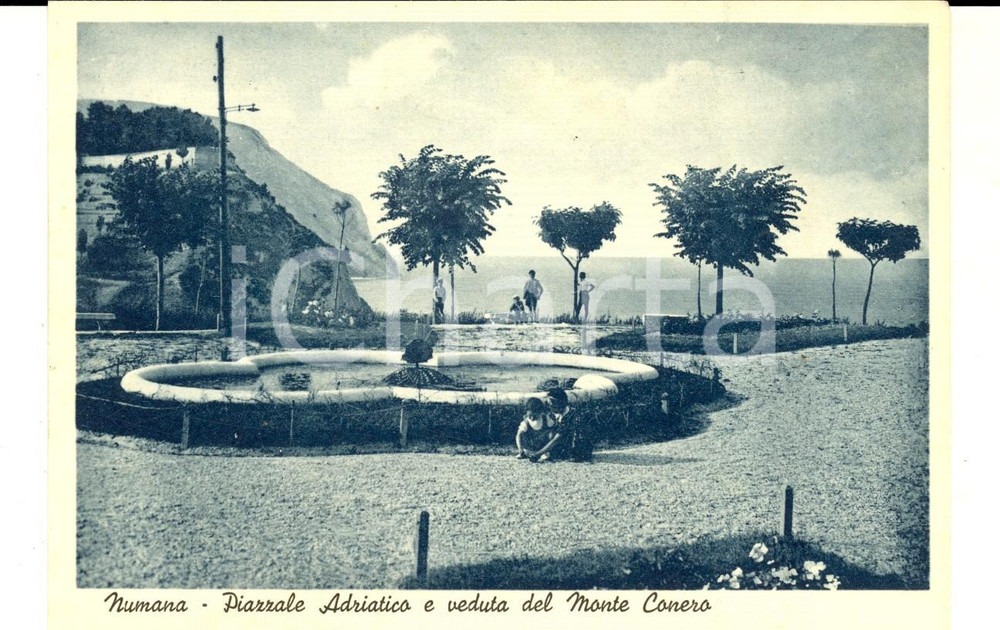 Cartolina originale da collezione 1950 ca NUMANA AN Piazzale ADRIATICO e Monte CONERO ANIMATA con bambini 1