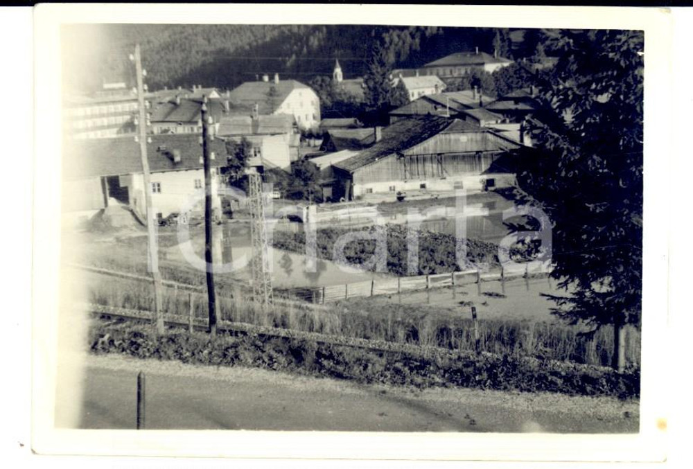 Fotografia d epoca originale 1965 SAN CANDIDO BZ Abitazioni rurali danneggiate dall alluvione Foto 10x7 1