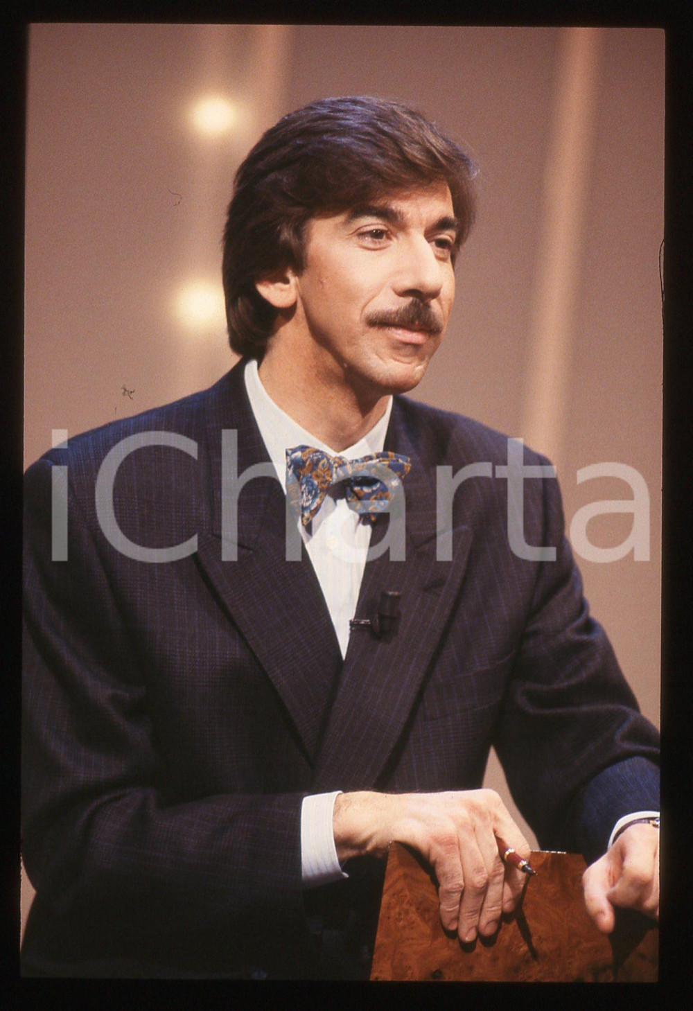 35mm vintage slide* 1990 ca CANALE 5 TRA MOGLIE E MARITO VIP Marco COLUMBRO (13)