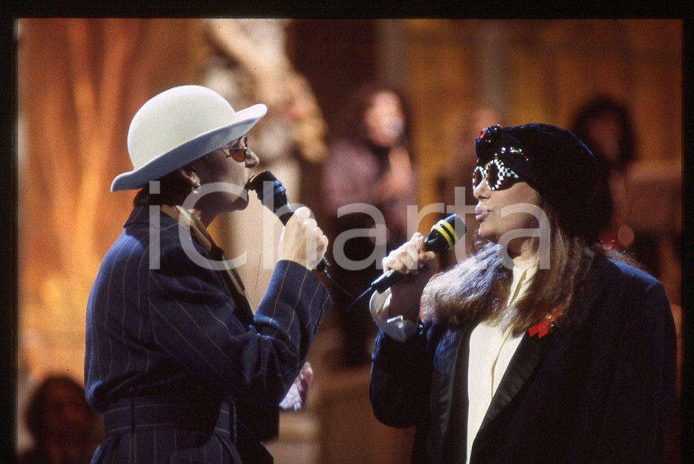 35mm vintage slide* 1993 FESTIVAL SANREMO - Mia MARTINI e Loredana BERTÈ (18)