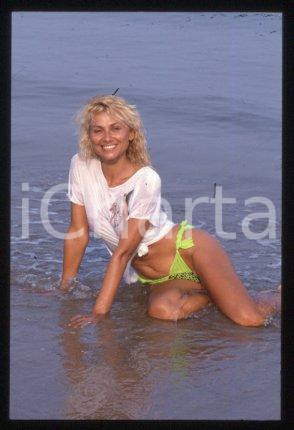 35mm vintage slide* 1985 ca ITALIA Rossella GARDINI in costume da bagno (22)