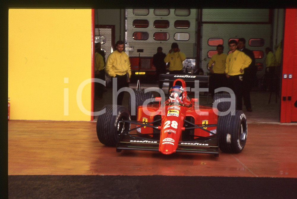 35mm vintage slide* 1991 Circuito MUGELLO Jean ALESI su FERRARI 642 F1 - Box