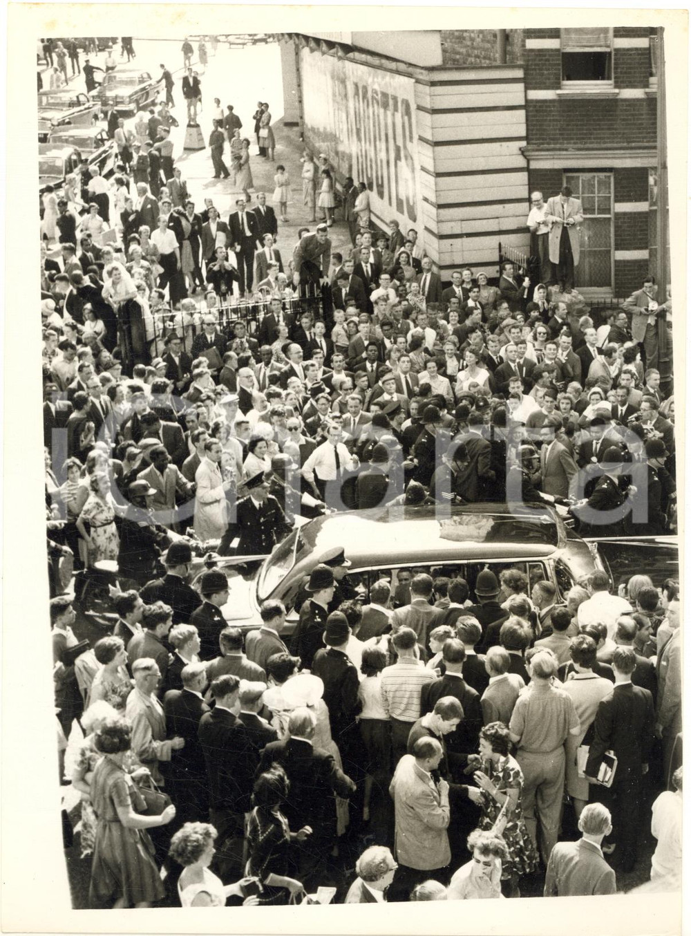1961 LONDON Yuri GAGARIN leaves in a car the Russian Trade Fair *Photo 15x20 cm
